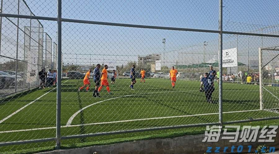 我市相关部门举行就业服务进校园活动