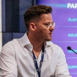 我驻美大使馆提醒中国学生学者注意赴美安全风险