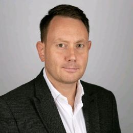 广式仪式感,广州市民茶楼观看阅兵直播