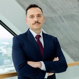 中国从泰国引渡一名涉嫌非法吸收公众存款的经济犯罪嫌疑人