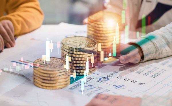 当战机掠过长空、钢铁洪流滚滚而来 北京街头成为别样观礼台