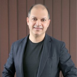 独立候选人纳夫罗茨基赢得波兰总统选举